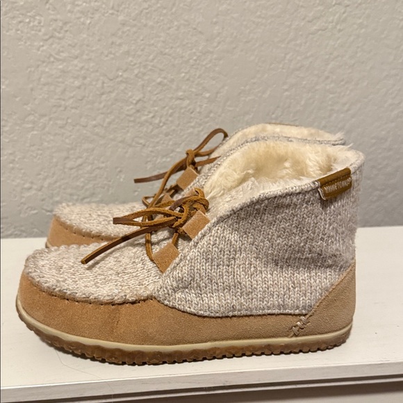 Minnetonka Torrey Cozy Ankle Boots Moccasins Women's Size 6 - Picture 1 of 6